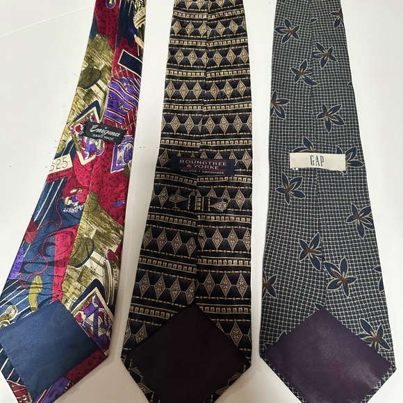 EUC 6 Men’s Ties. All 100% silk. Assorted Brands. Excellent Condition. - Picture 3 of 10